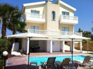 Villa Diamond-5 is a beach holiday villa for rent in Chlorakas,Paphos Cyprus. This in-resort villa offers 4 bedrooms (sleeps 9) and has a private pool.